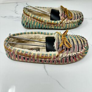 Minnetonka Multi-color Slippers- Size 6